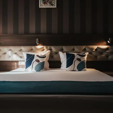 Business Hotel Plovdiv - Central Location-2