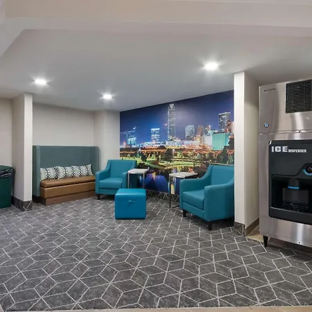 Clarion Pointe Okc Airport-2