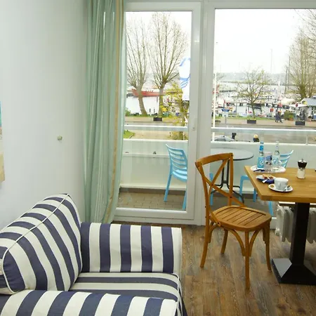 ACQUA Strande Yachthotel&Restaurant-3