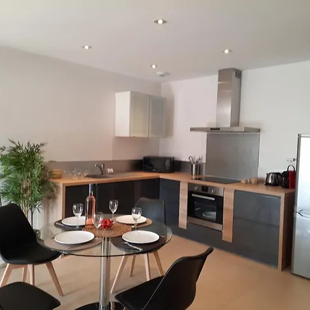 Hpc Suites - Cassis Centre - Parking Securise Et Piscine Chauffee-2