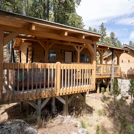 Rock Crest Lodge & Cabins-3