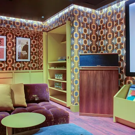 Moxy Banff-3
