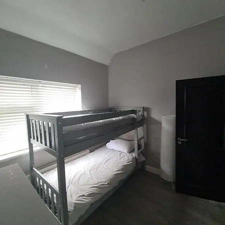 Airport Shared Accommodation-3