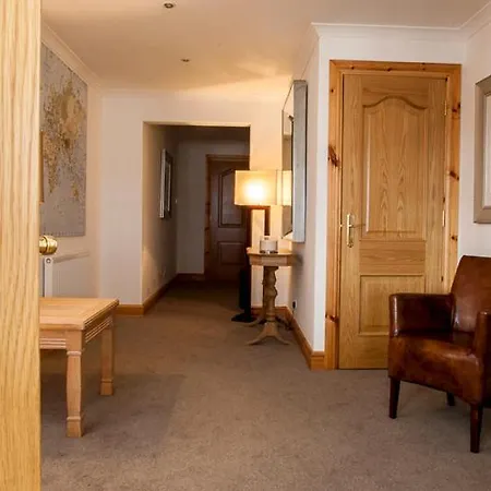Sutherlands Guest House-2