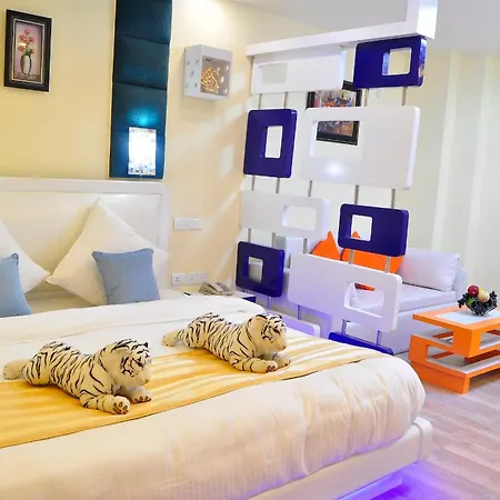 Royal Penguin Boutique Hotel & Spa-2