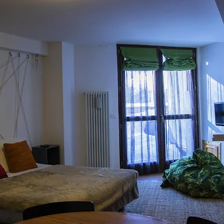 Base Camp Alpine Apartments-2