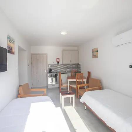 Pavlinia Hotel & Apartments-3