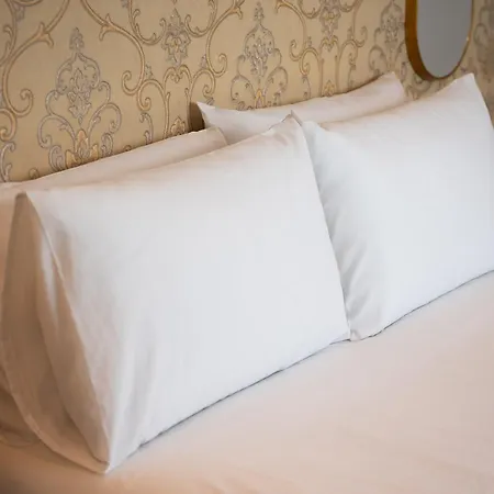 The Orange House Boutique Hotel And Upstairs Rooftop Bar Center Of La Cala De Mijas 100M From The Beach-2