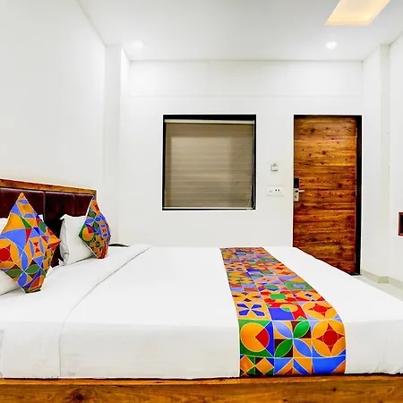 Fabhotel Maa Gayatri-3