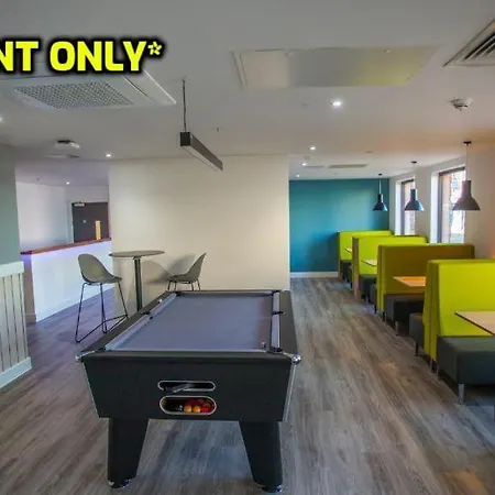 Student Only Zeni Ensuite Rooms, Colchester-2