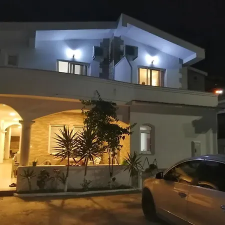 Apartments Almas-2