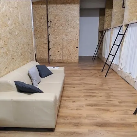 BUDGET Apt Dresden Trainstation - Fox Box-2