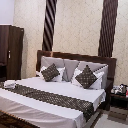 Hotel Vaibhav Palace Guest House-3