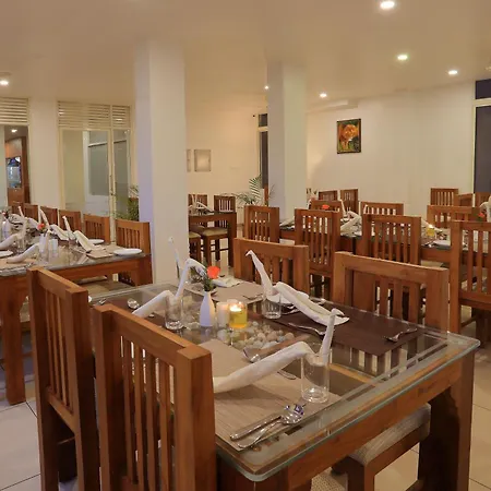 Hotel Livinns Thekkady-2