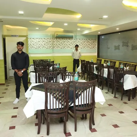 Hotel Panna Paradise-Just 30M Away From Captain Shubham Gupta Metro Station And 600M Away From Tajmahal-3