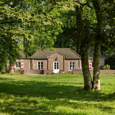 Schloss Hertefeld & Hertefeldhof-2