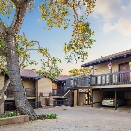 Carriage House Inn-2
