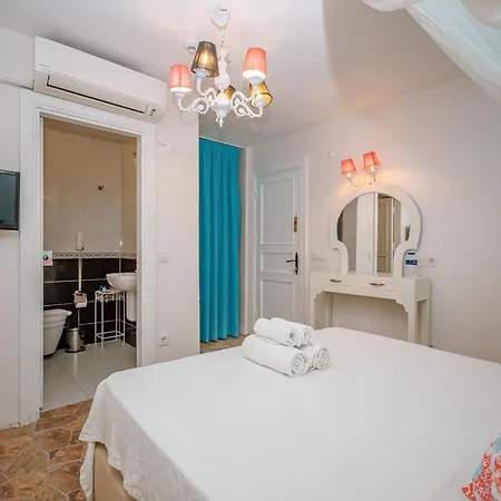 Erendira Hotel - Special Category-2