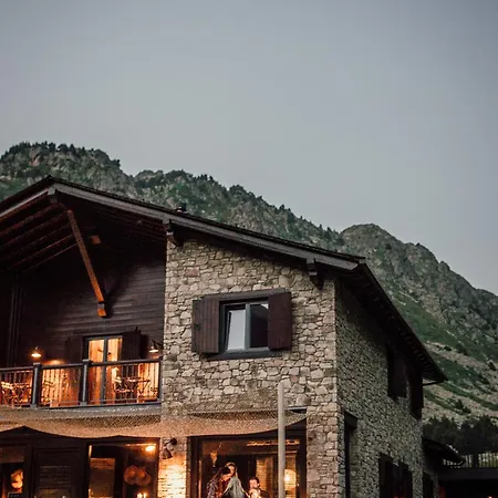 L'Ovella Negra Mountain Lodge-3