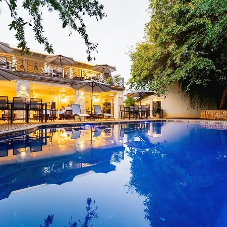 Nkosi Guest Lodge-2