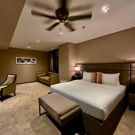 The Plaza Garden Hotel And Residences-3