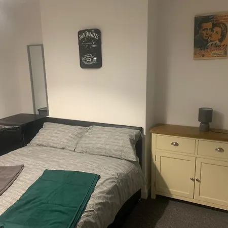 330 Leagrave-3