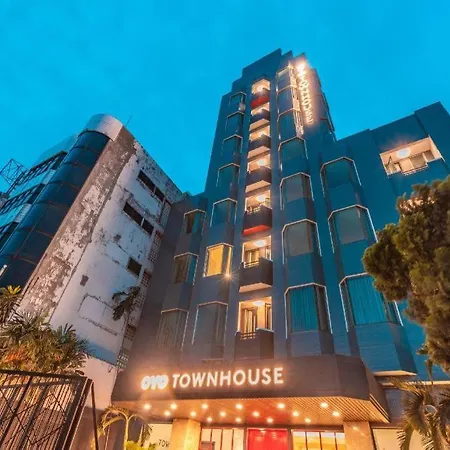 Oyo Townhouse 2 Hotel Gunung Sahari-2