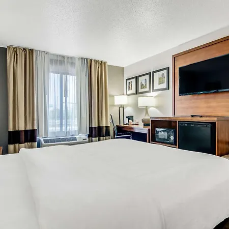 Comfort Suites Near I-80 And I-94-3