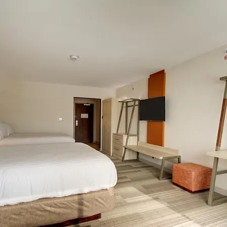 Holiday Inn Express & Suites Galesburg By Ihg-3