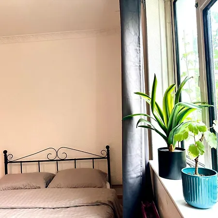 Whitechapel Lindley House R2-2