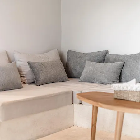 Sarang Apartments By Evdekimi - Rice Field Escape With Yoga Lounge, Lush Garden - Long Stay Extras-3