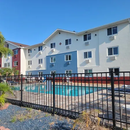 Super8 By Wyndham Nearby Clearwater St Petersburg International Airport-2