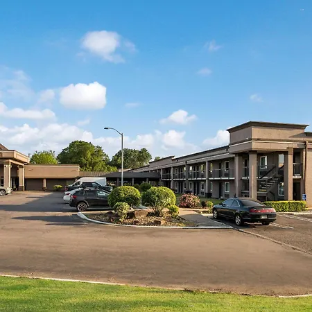 Clarion Inn & Suites Russellville I-40-3