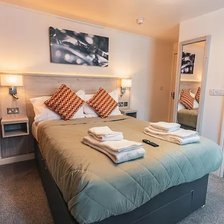 Rooms At The Apple Pie-3