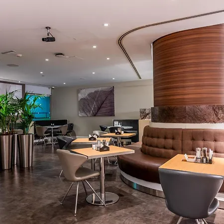 Premier Inn Abu Dhabi Airport Business Park-3