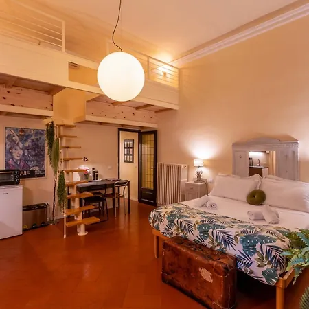 Secret Garden Firenze B&B-3