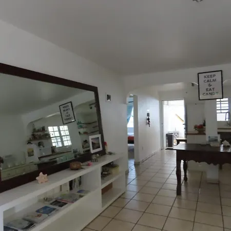 Akunamatata Guest House Grand Case-3