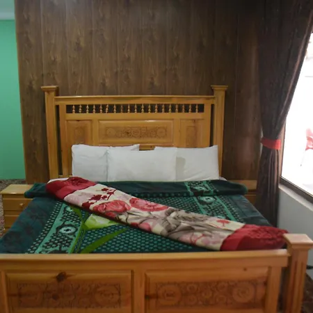 Hotel Pine Hills, Naran-3