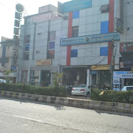 Uni-Star Hotel-2