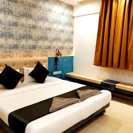 Hotel Malghotras-3