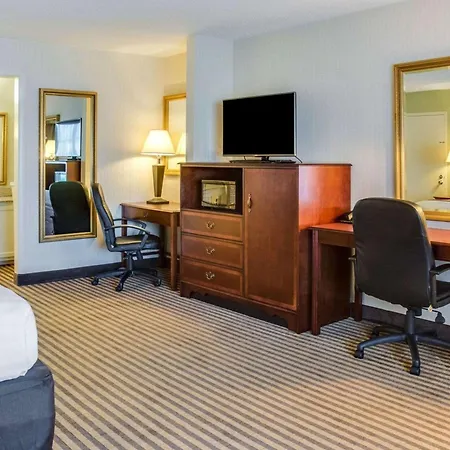 Clarion Inn-3