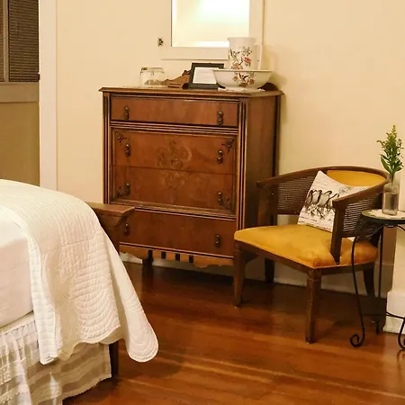 Lady Geneva Bed&Breakfast-2