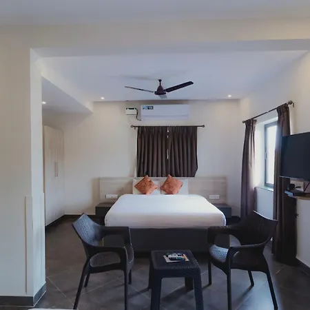 Amber Rooms-3