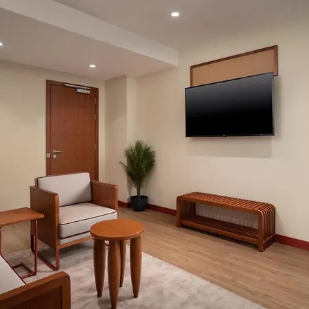 Protea Hotel By Marriott Luanda-3