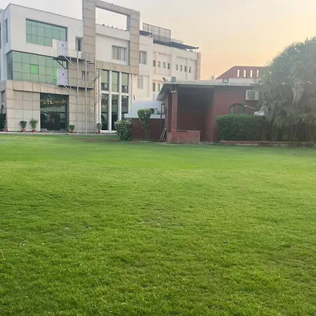 Goa Country Club By Pearl Near Udyog Vihar Yashobhoomi-2