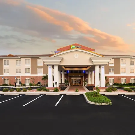 Holiday Inn Express & Suites Spring Hill By Ihg-3