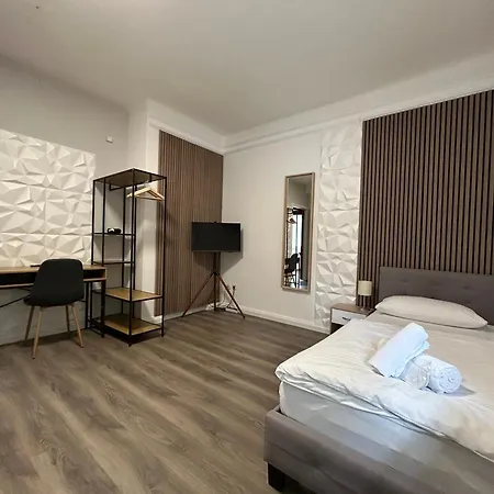 Riverside Airport Hotel-3