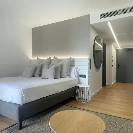 Rentalmar Suites Salou Families Only-2