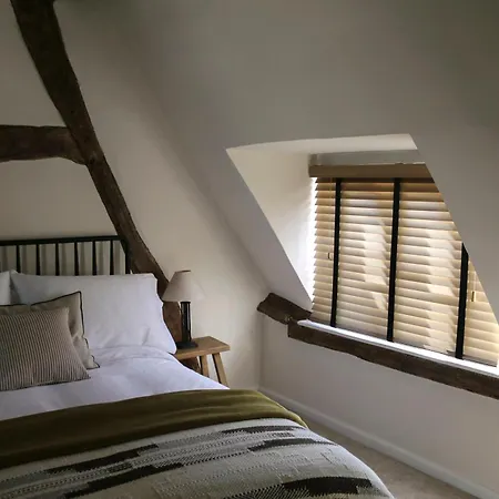 Fleur De Lys Bed & Breakfast-3