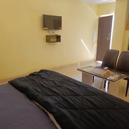 Hotel Glassy 11-2